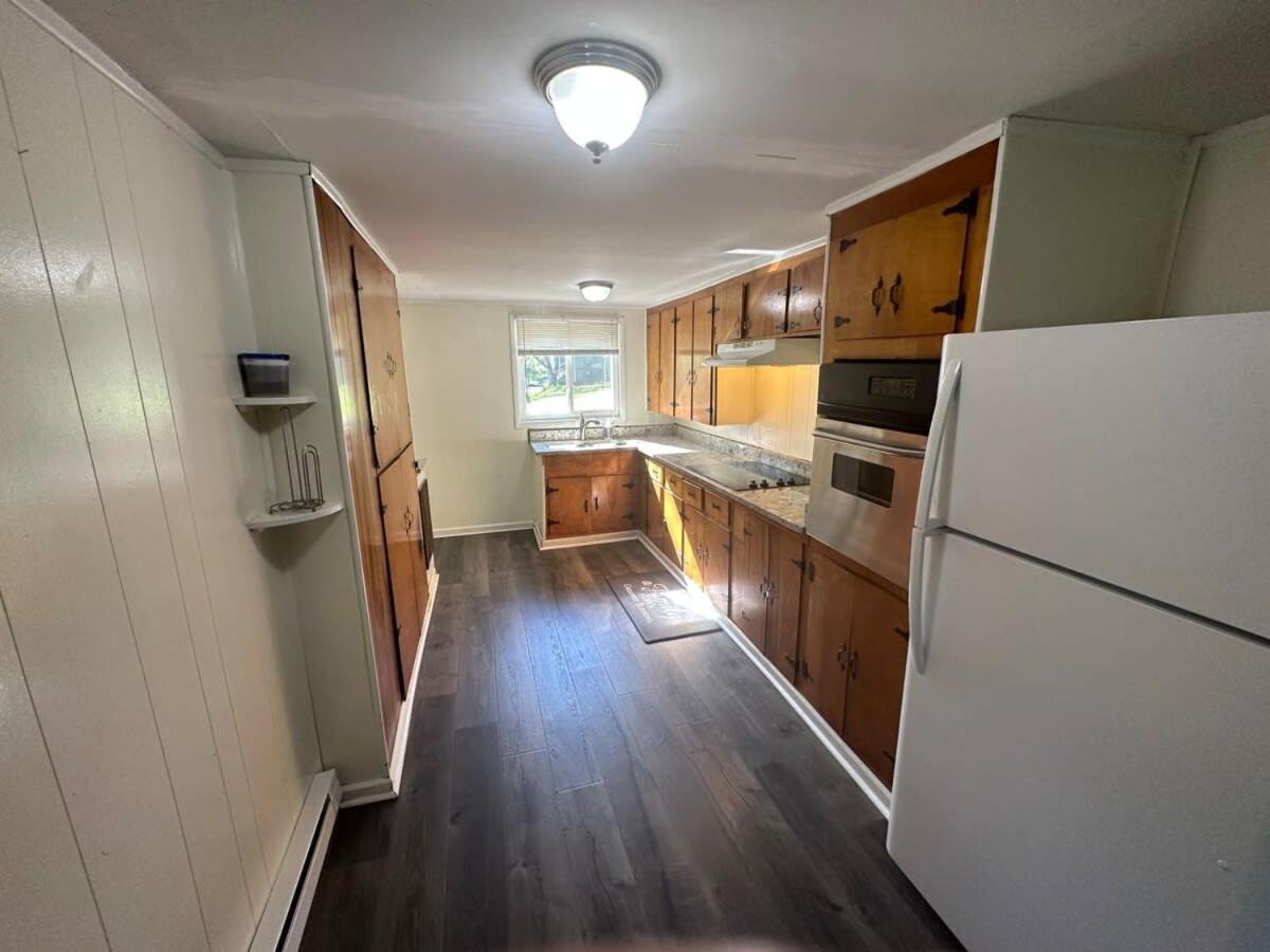 Charming 3-Bed, 1,5 Bath Home - Entire Space Just For You! غودليتسفيل المظهر الخارجي الصورة