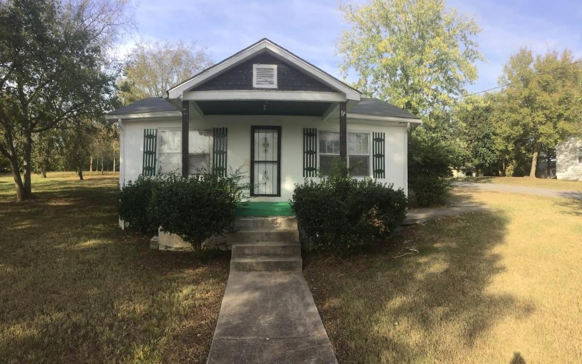 Charming 3-Bed, 1,5 Bath Home - Entire Space Just For You! غودليتسفيل المظهر الخارجي الصورة